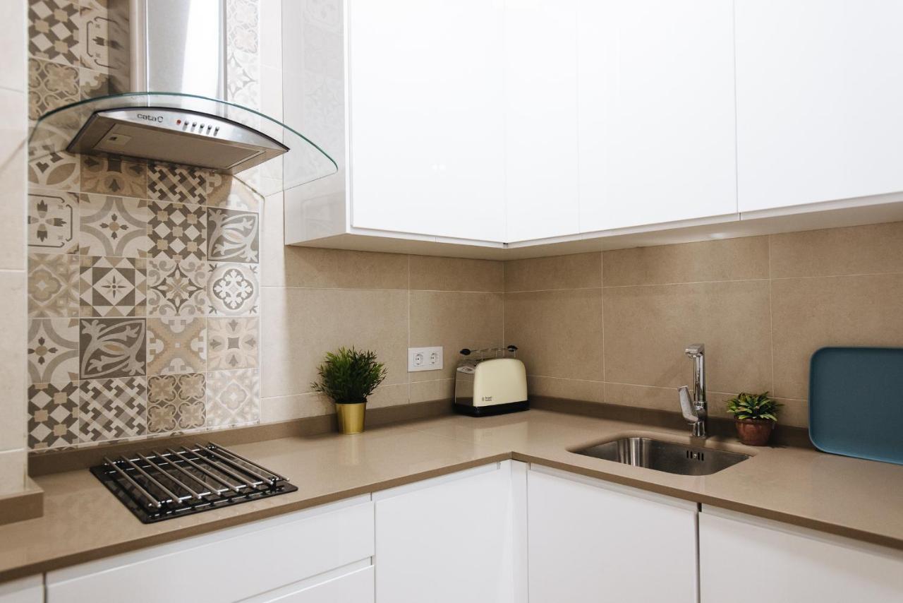 Apartamento Aitana, vistas Iglesia Magdalena desde Azotea Sevilla Exterior foto