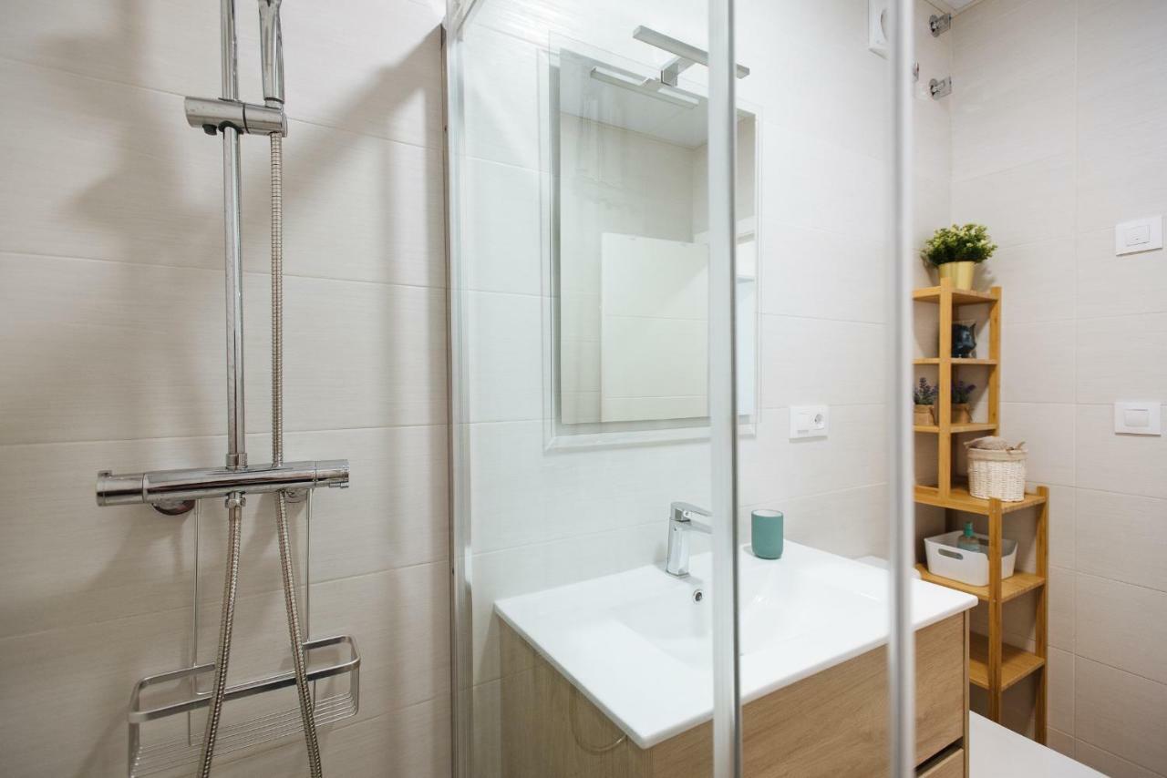 Apartamento Aitana, vistas Iglesia Magdalena desde Azotea Sevilla Exterior foto